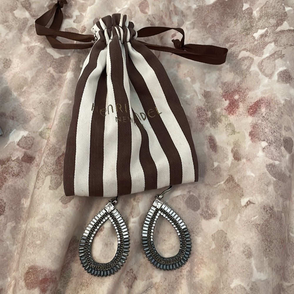 Henri bendel earrings